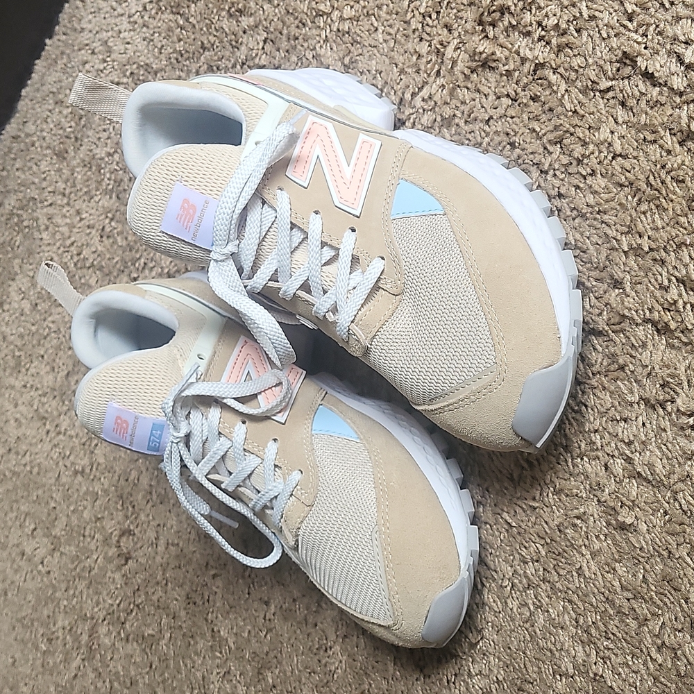 Women's size 8.5 574 New Balance shoes